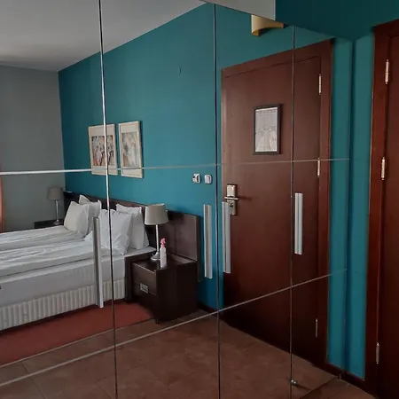Хотел Famil - Adults Only