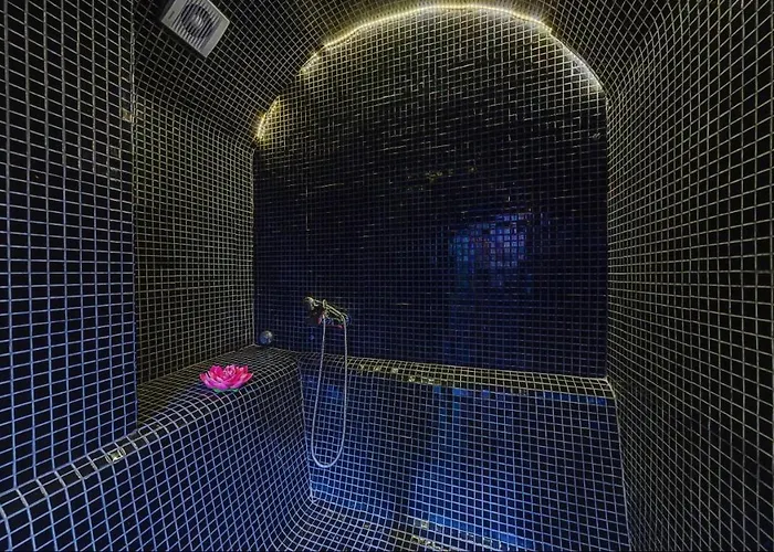 호텔 Famil - Adults Only 3*