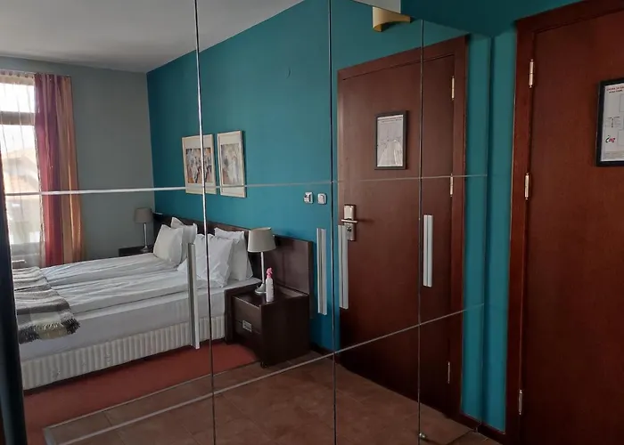 Hotel Famil - Adults Only